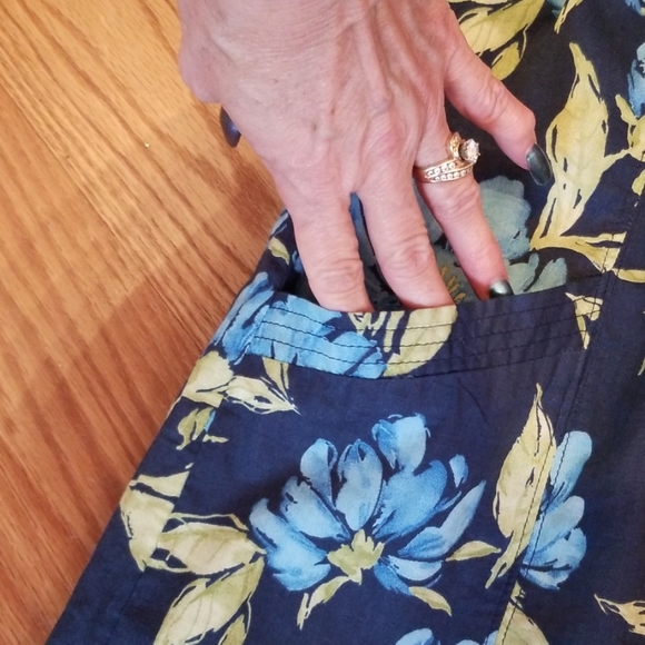 Abercrombie and Fitch halter dress med - Picture 4 of 5